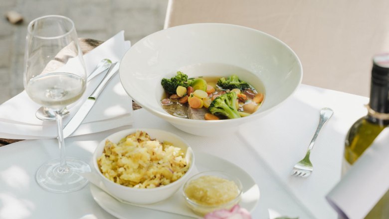 Cooked organic beef from our own farm, © Niederösterreich Werbung/Michael Reidinger