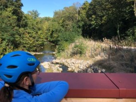 Pohľad z jedn&eacute;ho z mnoh&yacute;ch mostov cez rieku Triesting, &copy; Wienerwald Tourismus GmbH