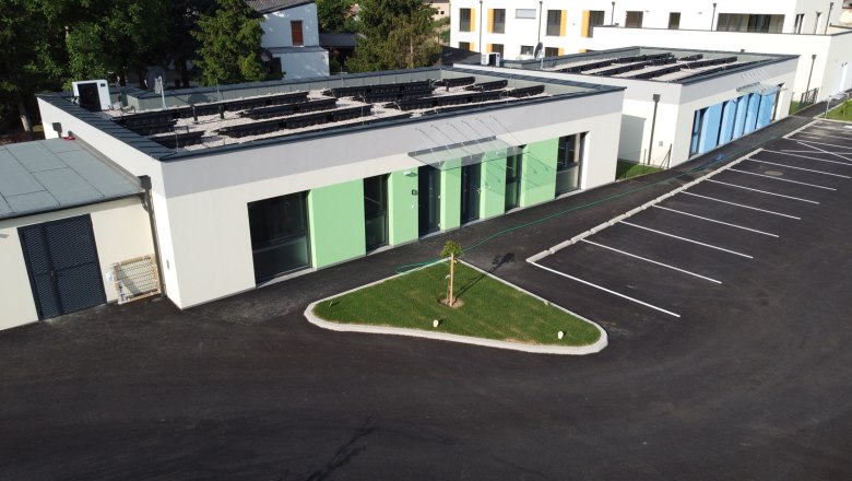 Exterior view of Vital vacation bungalows, &copy; Peter Hecht