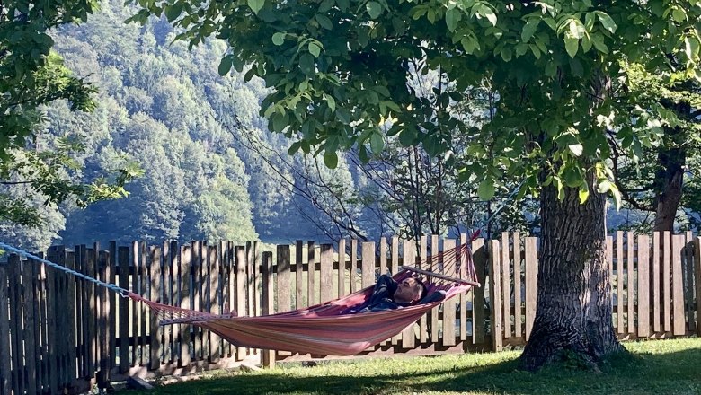 Hammock, &copy; Gera S.