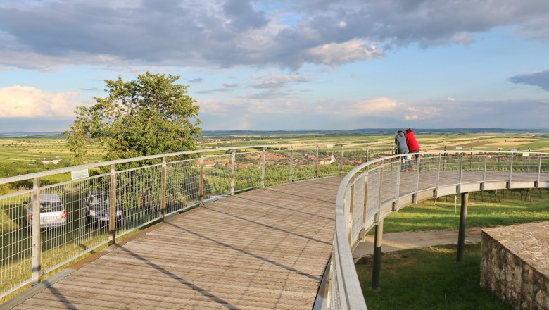 Holy Stone viewing platform, &copy; Wolfgang Gerzer