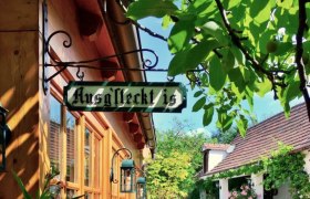 Organic winery & wine tavern Hofschneider Mannersdorf, © Bio Weingut Hofschneider